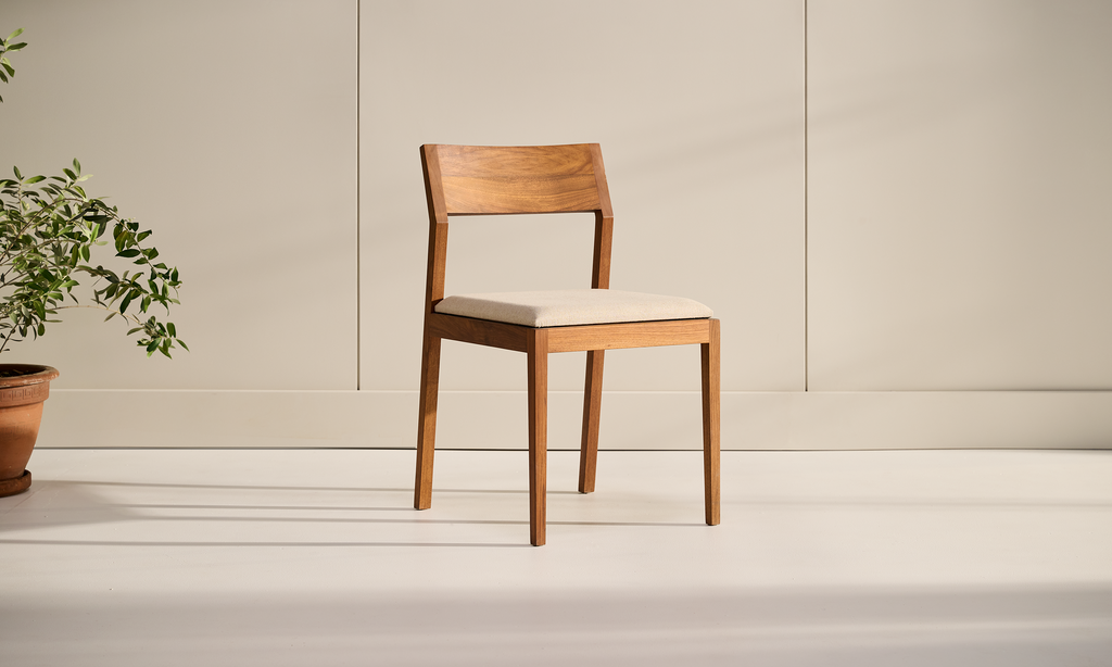 C204 | Chair