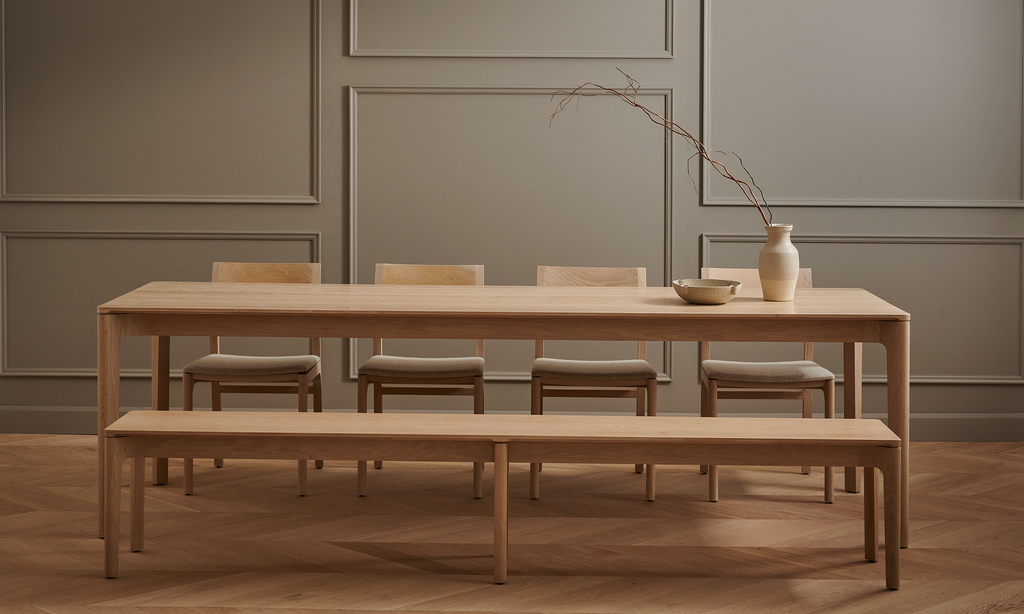 T113 | Dining table